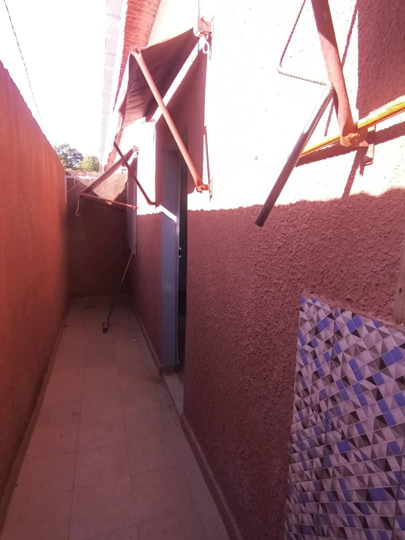 STUDIO Américain Derrière Hôtel harmonie 